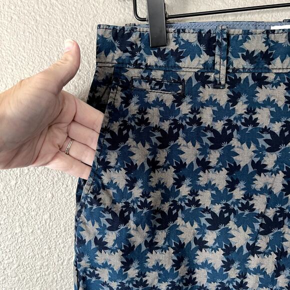 Original Penguin Mens 9" Slim Fit Casual Tropical Print Cotton Chino Shorts 30 - Picture 2 of 7